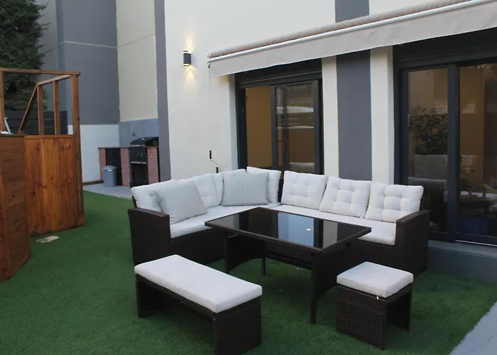Townhouse With Pool Longer Than 10 Days Apartman *