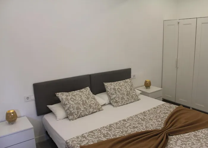 Apartman Townhouse With Pool Longer Than 10 Days *