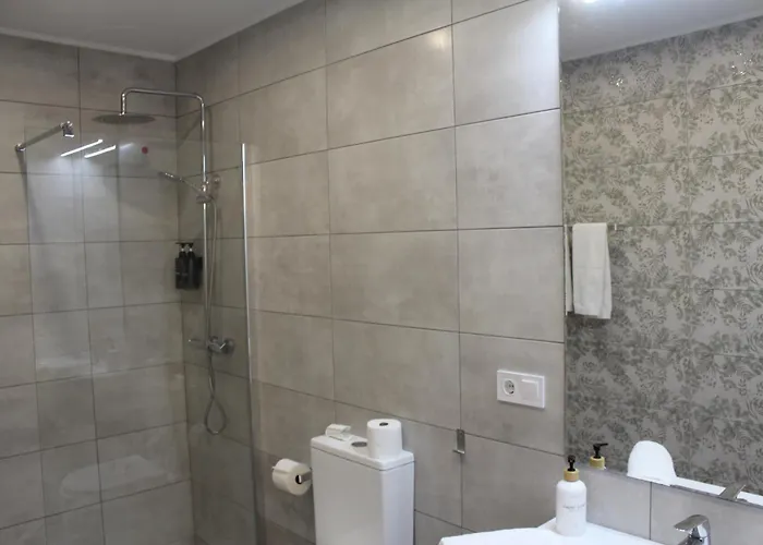 Townhouse With Pool Longer Than 10 Days *